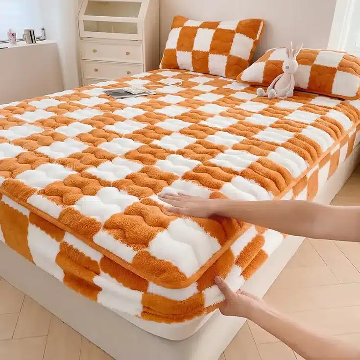 Luxury Checkered Plush Mattress Topper Bed Cover Set – Orange & White